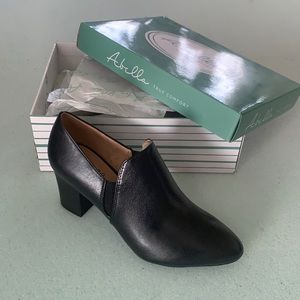 Women’s Heel perfect for work